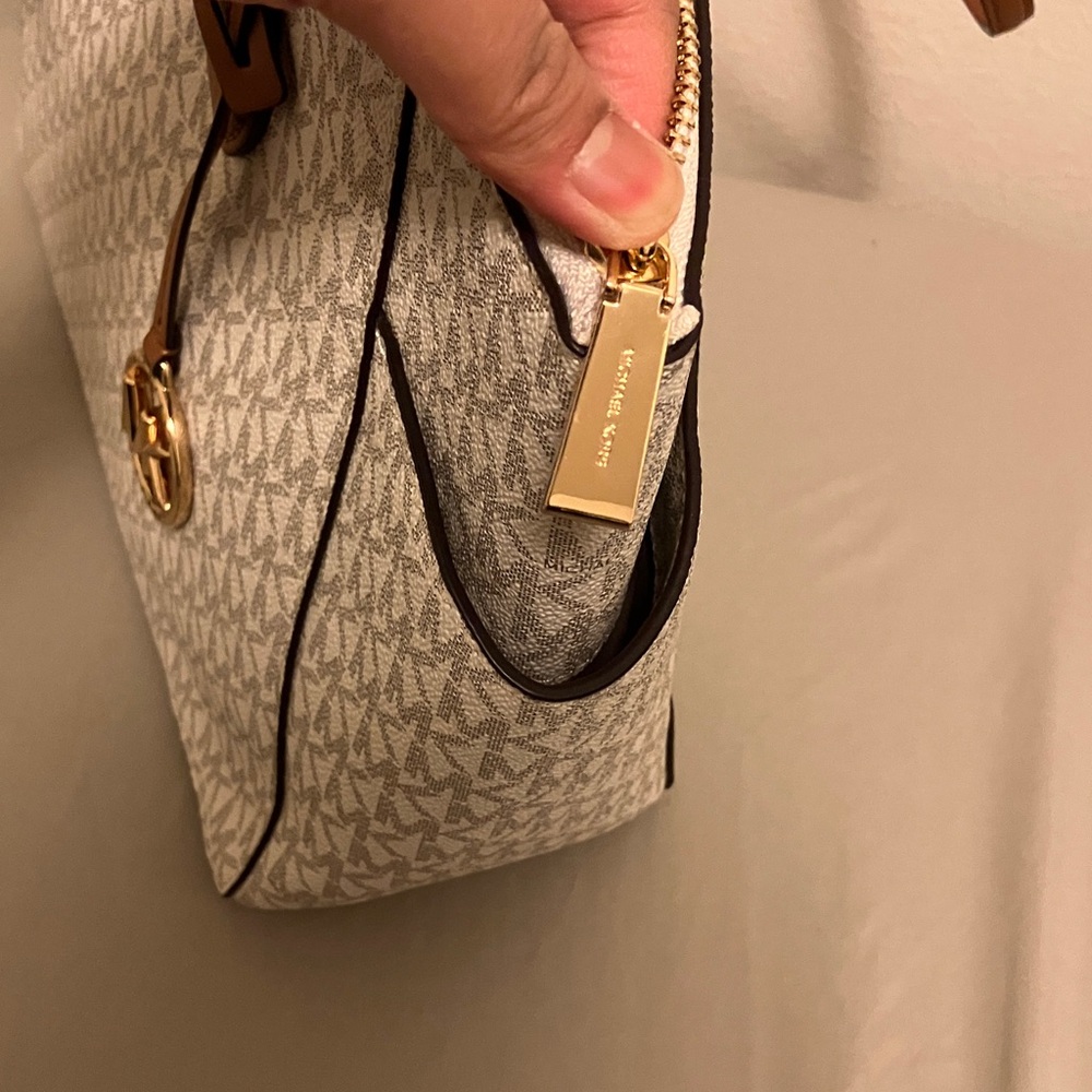 Michael Kors White and Brown Tote Bag - Picture 6 of 16